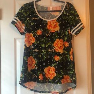 Lularoe Classic Tee Sz Small NWOT
